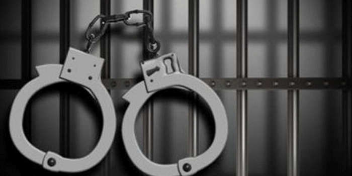 യാത്രയ്ക്കിടെ സൗഹൃദം നടിച്ച് കഴിക്കാൻ ബിസ്കറ്റ് നല്കി; സ്വർണവും ലാപ്ടോപ്പുമടക്കം രണ്ട് ലക്ഷം രൂപയുടെ ബാ​ഗ് കവർച്ചചെയ്ത മൂന്ന് പേർ പിടിയിൽ