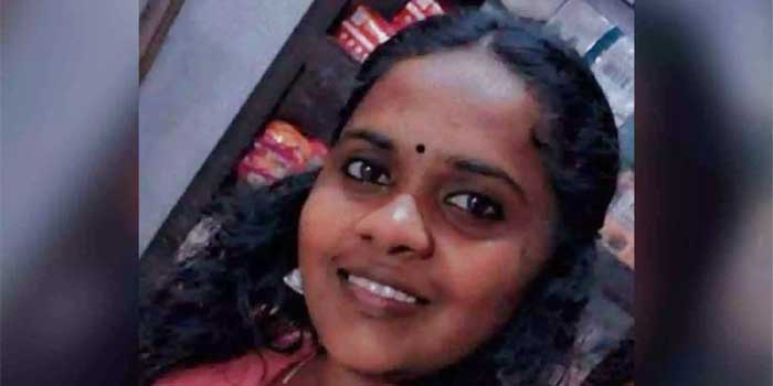 അമ്മയെ കാണാതെ അന്വേഷിച്ചെത്തിയ മകൻ കണ്ടത് ജീവനറ്റുകിടക്കുന്ന ബിജിയെ!! വാക്കുതർക്കത്തിനിടെ കഴുത്തിൽ കിടന്ന ഷാൾ കൊണ്ട് മുറുക്കി ഭർത്താവ് ഭാര്യയെ കൊലപ്പെടുത്തി, അരുംകൊല ഹോട്ടലിനുള്ളിൽവച്ച്