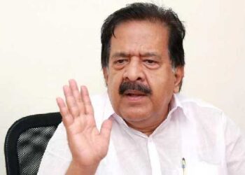 അതിദരിദ്രർ ഇല്ലാതായി എന്നാണ് പറയുന്നത്, പക്ഷെ സിപിഎമ്മുകാരുടെ ദാരിദ്ര്യം മാറി എന്നല്ലാതെ സാധാരണക്കാരുടെ ദാരിദ്ര്യത്തിന് മാറ്റമൊന്നുമില്ല!! വേങ്ങര, മങ്കട മണ്ഡലങ്ങളിൽ എസ്ഡിപിഐ സ്ഥാനാർഥികളായിരുന്നവർ ഇപ്പോൾ സിപിഎം സ്ഥാനാർഥികൾ, സംസ്ഥാനത്ത് സിപിഎം- എസ്ഡിപിഐ പരസ്യധാരണ- രമേശ് ചെന്നിത്തല