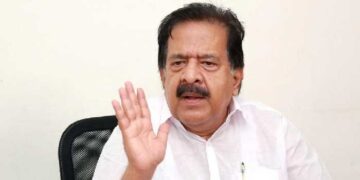 അതിദരിദ്രർ ഇല്ലാതായി എന്നാണ് പറയുന്നത്, പക്ഷെ സിപിഎമ്മുകാരുടെ ദാരിദ്ര്യം മാറി എന്നല്ലാതെ സാധാരണക്കാരുടെ ദാരിദ്ര്യത്തിന് മാറ്റമൊന്നുമില്ല!! വേങ്ങര, മങ്കട മണ്ഡലങ്ങളിൽ എസ്ഡിപിഐ സ്ഥാനാർഥികളായിരുന്നവർ ഇപ്പോൾ സിപിഎം സ്ഥാനാർഥികൾ, സംസ്ഥാനത്ത് സിപിഎം- എസ്ഡിപിഐ പരസ്യധാരണ- രമേശ് ചെന്നിത്തല