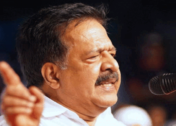 ‘ഇഎംഎസ് മുതൽ ഉമ്മൻചാണ്ടി വരെയുള്ള ​ഗവൺമെന്റുകൾക്കുണ്ടായ ആകെ കടം എന്നത് ഒന്നര ലക്ഷം കോടി;  കഴിഞ്ഞ പത്തു വർഷം കൊണ്ട് പിണറായി വിജയൻ അത് ആറരലക്ഷം കോടിയാക്കി‘ – രമേശ് ചെന്നിത്തല