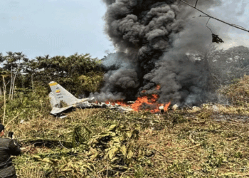 കൊളംബിയയിൽ സൈനിക വിമാനം തകർന്നുവീണു; അപകടം ടേക്ക് ഓഫിനിടെ, വിമാനത്തിൽ 110 സൈനികർ, നിരവധി പേർ മരിച്ചതായി റിപ്പോട്ട്