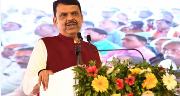 ക്ഷുദ്രപ്രയോഗങ്ങൾ കൊണ്ട് പ്രശ്നങ്ങൾ തീരുമെങ്കില്‍ ഡ്രോണുകൾക്ക് പകരം നാരങ്ങയും മുളകും ഉപയോഗിച്ചാകും യുദ്ധങ്ങള്‍ നടക്കുക, എട്ടോ പത്തോ ആൾദൈവങ്ങൾ ഉണ്ടെങ്കിൽ പാകിസ്താനിലെ തീവ്രവാദികളെ സൂചി ഉപയോഗിച്ച് ഇല്ലാതാക്കാമായിരുന്നു, അന്ധവിശ്വാസങ്ങൾക്കെതിരെ രൂക്ഷവിമർശനവുമായി ദേവേന്ദ്ര ഫഡ്‌നാവിസ്