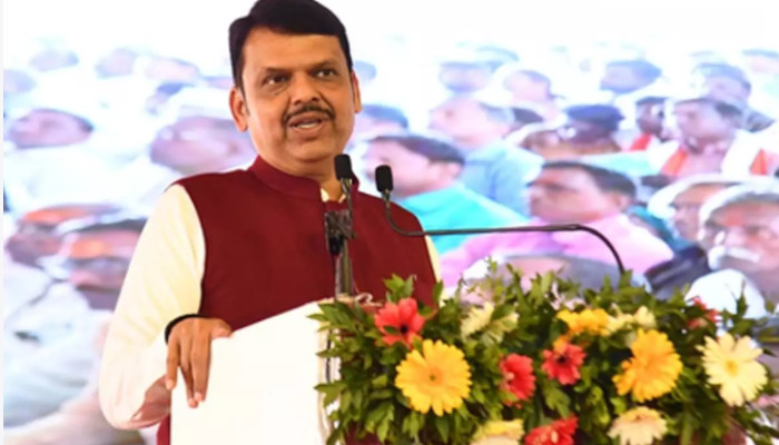 ക്ഷുദ്രപ്രയോഗങ്ങൾ കൊണ്ട് പ്രശ്നങ്ങൾ തീരുമെങ്കില് ഡ്രോണുകൾക്ക് പകരം നാരങ്ങയും മുളകും ഉപയോഗിച്ചാകും യുദ്ധങ്ങള് നടക്കുക, എട്ടോ പത്തോ ആൾദൈവങ്ങൾ ഉണ്ടെങ്കിൽ പാകിസ്താനിലെ തീവ്രവാദികളെ സൂചി ഉപയോഗിച്ച് ഇല്ലാതാക്കാമായിരുന്നു, അന്ധവിശ്വാസങ്ങൾക്കെതിരെ രൂക്ഷവിമർശനവുമായി ദേവേന്ദ്ര ഫഡ്നാവിസ്