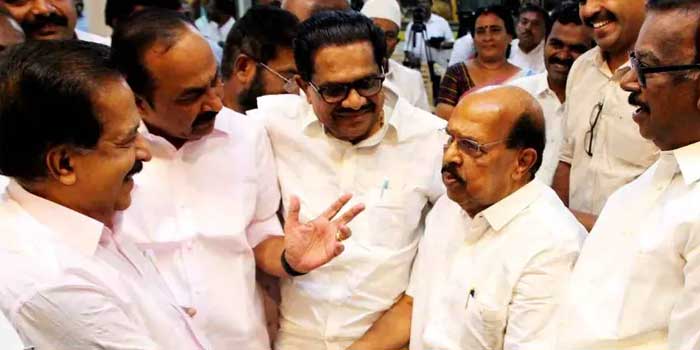 ‌അമ്പലപ്പുഴയിൽ കോൺ​ഗ്രസ് സ്ഥാനാർഥിയെ നിർത്തില്ല, പകരം ജി സുധാകരന് കൈ കൊടുക്കും? മൂന്നാമതും പിണറായി മുഖ്യമന്ത്രിയായാൽ സന്തോഷമെന്ന് സുധാകരൻ!! ഈ നിലപാടുമായി ​നടക്കുന്നയാളെ എന്തിന് പിന്തുണയ്ക്കണം?- നേതൃത്വത്തെ അതൃപ്തി അറിയിച്ച് ചില നേതാക്കൾ