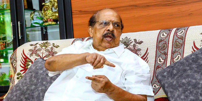 ‘കുലം കുത്തികളെ കാലം വർഗ വഞ്ചകൻ എന്ന് വിളിക്കും, മാപ്പില്ല’ : ജി. സുധാകരനെതിരെ പ്രതിഷേധ ബാനറുകൾ; വീടിന് പോലീസ് കാവൽ