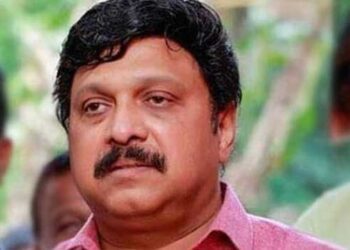 അപ്രതീക്ഷിതമായി വാളകത്തെ കുടുംബവീട്ടിലെത്തിയ ഭാര്യ ഗണേഷിനെ കണ്ടത് കാണാൻ പാടില്ലാത്ത സാഹചര്യത്തിൽ, ദൃശ്യങ്ങൾ പകർത്തിയ ഫോൺ കൈക്കലാക്കാൻ മന്ത്രിയുടെ നിർദേശപ്രകാരം സഹായികൾ ഭാര്യയെ റൂമിൽ കയറ്റി കതകടച്ചു!! സഹായത്തിനായി പോലീസിനെ കരഞ്ഞുവിളിച്ചെങ്കിലും മൈൻഡ് ചെയ്തില്ല…