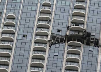 ​തിരിച്ചടിക്കുമെന്ന് പറഞ്ഞു തിരിച്ചടിച്ചു!! സൗദി അറേബ്യയിലെ അമേരിക്കൻ വ്യോമതാവളത്തിൽ ഇറാന്റെ മിസൈൽ ആക്രമണം, 12 യുഎസ് സൈനികർക്ക് പരുക്ക്!! ഗൾഫ് രാജ്യങ്ങളിലേക്ക് തുടരെത്തുടരെ മിസൈൽ പായിച്ച് ഇറാൻ, സലാല തുറമുഖത്തേക്ക് പായിച്ചത് രണ്ട് ഡ്രോണുകൾ, ക്രെയിൻ തകർന്നുവീണ് തൊഴിലാളിക്ക് പരുക്ക്, സലാല തുറമുഖം താൽക്കാലികമായി അടച്ചു