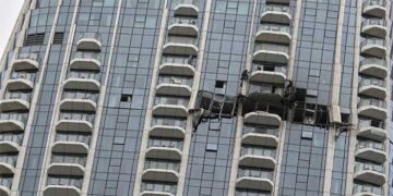 ​തിരിച്ചടിക്കുമെന്ന് പറഞ്ഞു തിരിച്ചടിച്ചു!! സൗദി അറേബ്യയിലെ അമേരിക്കൻ വ്യോമതാവളത്തിൽ ഇറാന്റെ മിസൈൽ ആക്രമണം, 12 യുഎസ് സൈനികർക്ക് പരുക്ക്!! ഗൾഫ് രാജ്യങ്ങളിലേക്ക് തുടരെത്തുടരെ മിസൈൽ പായിച്ച് ഇറാൻ, സലാല തുറമുഖത്തേക്ക് ഒരേസമയം പായിച്ചത് രണ്ട് ഡ്രോണുകൾ, ക്രെയിൻ തകർന്നുവീണ് തൊഴിലാളിക്ക് പരുക്ക്, സലാല തുറമുഖം താൽക്കാലികമായി അടച്ചു