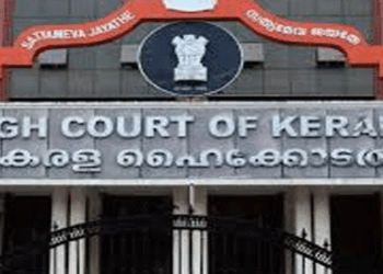 സർക്കാർ ജീവനക്കാർക്ക്  മുഖ്യമന്ത്രിയുടെ ഓഫീസ് ഡിഎ സന്ദേശം അയച്ചതിൽ തെറ്റില്ലെന്ന് ഹൈക്കോടതി; ഇത് നല്ല ഭരണ നിര്‍വ്വഹണത്തിന്റെ ഭാഗമല്ലേയെന്നുമായിരുന്നു ഹര്‍ജിക്കാരനോട് കോടതി