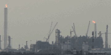 ഇറാൻ ആക്രമണം: ‘ഖത്തറിന്റെ എൽഎൻജി കയറ്റുമതി ശേഷിയുടെ 17 ശതമാനത്തോളം തടസ്സപ്പെടുത്തി;അഞ്ച് വർഷത്തേയ്ക്ക് ഇന്ധന കയറ്റുമതി പ്രതിസന്ധിയിലാകും‘- ഊർജ്ജകാര്യ മന്ത്രി; ഇന്ത്യ പെട്ടു