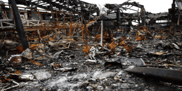 യുദ്ധം മുറുകുന്നു; ഹൂതികൾ കളത്തിലിറങ്ങി; ഇസ്രയേലിനെതിരെ വ്യാപക ബാലിസ്റ്റിക് മിസൈലാക്രമണം; പ്രതിരോധ സംവിധാനം തകർത്തതായി അവകാശവാദം; ‘യുഎസ് കരയുദ്ധത്തിനു മുതിർന്നാൽ ചെങ്കടലിലും ഹൊർമൂസിന്റെ അതേ അവസ്ഥ വരും