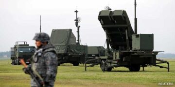 യുദ്ധം അപകടകരമായ ഘട്ടത്തിലേക്ക്, ഇസ്രയേലിനേയും അമേരിക്കയേയും കൂടുതൽ ശക്തിയിൽ പ്രഹരിക്കാൻ ഇറാൻ!! ഇനി മുതൽ തൊടുക്കുക 1000 കിലോയ്ക്ക് മുകളിൽ വാർഹെഡുള്ള മിസൈലുകൾ മാത്രം- ഇറാൻ!! ദുബായ് അന്താരാഷ്ട്ര വിമാനത്താവളം, റാസ് തനുറ എണ്ണ ശുദ്ധീകരണ ശാല ലക്ഷ്യമിട്ട് ഇറാൻ തൊടുത്തതും 1000 കിലോയ്ക്ക് മുകളിൽ വാർഹെഡുള്ള മിസൈലുകൾ