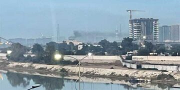 യുഎസിന്റെ ഉച്ചിനോക്കി ഇറാന്റെ മിസൈൽ ആക്രമണം, ബാഗ്ദാദിലെ യുഎസ് എംബസിക്കു നേരെ ആക്രമണം, മിസൈൽ പതിച്ചത് ലോകത്തിലെ ഏറ്റവും വലിയ അമേരിക്കൻ നയതന്ത്ര കേന്ദ്രങ്ങളിലൊന്നിൽ!! ‘ഇറാന്റെ എണ്ണ റിഫൈനറികൾ ആക്രമിക്കപ്പെട്ടാൽ പശ്ചിമേഷ്യയിലെ അമേരിക്കയുമായി ബന്ധമുള്ള ഒറ്റ എണ്ണ- എനർജി അടിസ്ഥാന സൗകര്യങ്ങളും ബാക്കിയുണ്ടാകില്ല, എല്ലാം തകർക്കും’- മുന്നറിയിപ്പ്