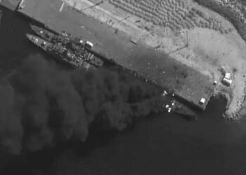 ‘ഒമ്പത് ഇറാനിയൻ നാവിക കപ്പലുകൾ ഞങ്ങൾ മുക്കി, ബാക്കിയുള്ളവയും ഉടൻ തന്നെ കടലിന്റെ അടിത്തട്ടിലാകും, നാവികസേനാ ആസ്ഥാനം നശിപ്പിച്ചു’- ട്രംപ്!! യുഎസ്എസ് എബ്രഹാം ലിങ്കൺ ആക്രമിച്ചെന്ന വാദവുമായി ഇറാൻ റെവല്യൂഷണറി ഗാർഡും രം​ഗത്ത്, ‘ഇറാന്റെ മിസൈലുകൾക്ക് പടക്കപ്പലിന്റെ ഏഴ് അയൽവക്കത്തുപോലും എത്താൻ കഴിഞ്ഞില്ല’- അമേരിക്ക