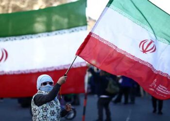 ‘ഈ യുദ്ധം ആരംഭിച്ചത് ഞങ്ങൾ കാരണമല്ല, അഭ്യർത്ഥന നടത്തേണ്ടത് യുഎസിനോട്, ‍ഞങ്ങളോടല്ല’!! ചർച്ച ട്രംപിന്റെ തന്ത്രം, ക്രൂഡോയിൽ വില കുറയ്ക്കാനും സൈനിക പദ്ധതികൾ നടപ്പിലാക്കാൻ സമയം നേടുന്നതിനും വേണ്ടിയുള്ള നീക്കം… ട്രംപിന്റെ ‘ചർച്ച’ വാദം തള്ളി ഇറാൻ