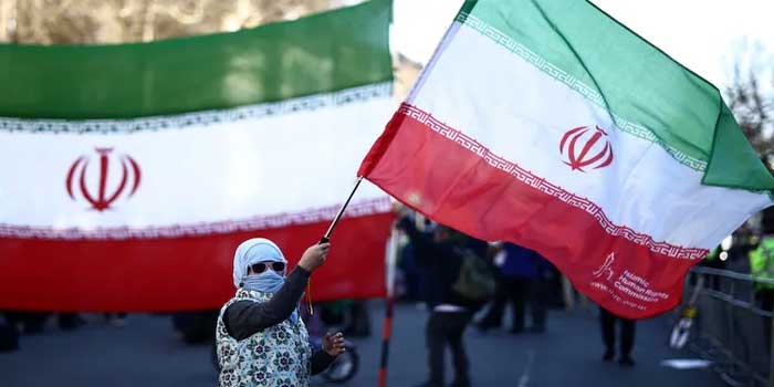 ‘ഈ യുദ്ധം ആരംഭിച്ചത് ഞങ്ങൾ കാരണമല്ല, അഭ്യർത്ഥന നടത്തേണ്ടത് യുഎസിനോട് ഞങ്ങളോടല്ല’!! ചർച്ച ട്രംപിന്റെ തന്ത്രം, ക്രൂഡോയിൽ വില കുറയ്ക്കാനും സൈനിക പദ്ധതികൾ നടപ്പിലാക്കാൻ സമയം നേടുന്നതിനും വേണ്ടിയുള്ള നീക്കം… ട്രംപിന്റെ ‘ചർച്ച’ വാദം തള്ളി ഇറാൻ