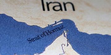 ആദ്യം കാശ് വെക്ക് ട്രംപേ… ഹോർമുസ് കടലിടുക്കിലൂടെ കടക്കാൻ ഏതെങ്കിലുമൊരു കപ്പൽ ശ്രമിച്ചാൽ ഞങ്ങളുടെ ഹീറോകൾ അവരെ നിലംപരിശാക്കും!! ഒരു തുള്ളി എണ്ണ പോലും ഈ മേഖല വിട്ട് പുറത്തേക്ക് കൊണ്ടുപോകാൻ അനുവദിക്കില്ല, ഒരു തുള്ളി എണ്ണ ഇനി യുഎസിലേക്ക് എത്തില്ല…വരും ദിവസങ്ങളിൽ എണ്ണവില 200 ഡോളറിലെത്തും- ഇറാൻ, ക്രൂഡ്ഓയിൽ വില കുതിക്കുന്നു