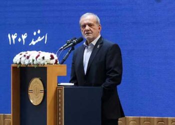 അവസാനം സ്വയംരക്ഷയ്ക്ക് ഇറങ്ങേണ്ടിവന്നു…“പ്രിയപ്പെട്ട സൗഹൃദ- അയൽരാജ്യങ്ങളുമായ നേതാക്കളേ, നിങ്ങളുടെ സഹായത്തോടെയും നയതന്ത്ര മാർഗങ്ങളിലൂടെയും ഈ യുദ്ധം ഒഴിവാക്കാൻ ഞങ്ങൾ ശ്രമിച്ചു, എന്നാൽ അമേരിക്കൻ–സയോണിസ്റ്റ് സൈനികാക്രമണം ഞങ്ങളെ സ്വയംരക്ഷയ്ക്ക് ഇറങ്ങാൻ നിർബന്ധിതരാക്കി”- ഇറാൻ പ്രസിഡന്റ്