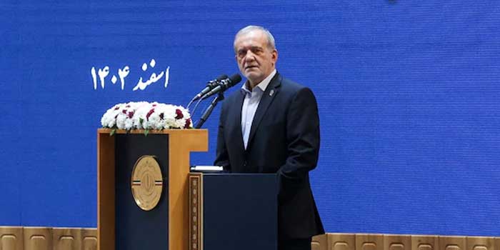 അവസാനം സ്വയംരക്ഷയ്ക്ക് ഇറങ്ങേണ്ടിവന്നു…“പ്രിയപ്പെട്ട സൗഹൃദ- അയൽരാജ്യങ്ങളുമായ നേതാക്കളേ, നിങ്ങളുടെ സഹായത്തോടെയും നയതന്ത്ര മാർഗങ്ങളിലൂടെയും ഈ യുദ്ധം ഒഴിവാക്കാൻ ഞങ്ങൾ ശ്രമിച്ചു, എന്നാൽ അമേരിക്കൻ–സയോണിസ്റ്റ് സൈനികാക്രമണം ഞങ്ങളെ സ്വയംരക്ഷയ്ക്ക് ഇറങ്ങാൻ നിർബന്ധിതരാക്കി”- ഇറാൻ പ്രസിഡന്റ്