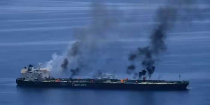 യുഎസ് യുദ്ധക്കപ്പൽ മുക്കി, പകരം എണ്ണക്കപ്പൽ കത്തിച്ച് ഇറാൻ!! വടക്കൻ ഗൾഫിൽ യുഎസ് എണ്ണക്കപ്പൽ ആക്രമിച്ചതായി ഐആർജിസി, പിന്നാലെ കപ്പലിൽ തീപിടിത്തം… യുഎസ്, ഇസ്രയേൽ, യൂറോപ്യൻ രാജ്യങ്ങളുടെ പതാകയുള്ള സൈനിക, വാണിജ്യ കപ്പലുകളെ ഈ വഴി കടന്നുപോകാൻ അനുവദിക്കില്ല, കണ്ടാൽ ആക്രമിച്ചിരിക്കും- ഐആർജിസി… Video