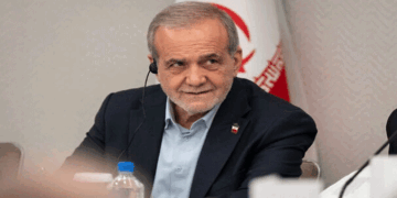 ‘സമാധാനവും വികസനവും ആഗ്രഹിക്കുന്നുണ്ടെങ്കിൽ അമേരിക്കയെയും ഇസ്രയേലിനെയും അകറ്റി നിർത്തുക‘- ഗൾഫ് രാഷ്ട്രങ്ങളോട് ഇറാൻ പ്രസിഡന്റ്