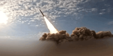 ആണവകേന്ദ്രങ്ങൾ ലക്ഷ്യമാക്കി യുഎസ് നടത്തിയ ആക്രമണങ്ങൾക്കുള്ള മറുപടി; ​ഗൾഫ് രാഷ്ട്രങ്ങൾക്കു നേരെയുള്ള ആക്രമണം ശക്തമാക്കി ഇറാൻ; കനത്ത ഡ്രോൺ, മിസൈൽ പ്രയോ​ഗം