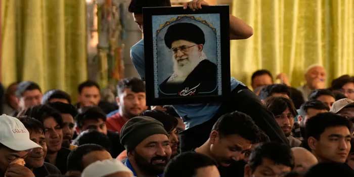 പ്രതിരോധ മിസൈൽ ആക്രമണങ്ങൾക്ക് ഇറാൻ പദ്ധതിയിട്ടു, പക്ഷെ നടപ്പിലാക്കിയത് യുഎസ്!! ഇങ്ങോട്ട് ആക്രമിക്കും മുൻപ് തുടരെത്തുടരെ ആക്രമണം… ശനിയാഴ്ച ആക്രമിക്കാൻ തീരുമാനിച്ചത് ട്രംപ്, പിന്നിൽ ഖമനേയി ഉന്നത ഉപദേഷ്ടാക്കളുമായി കൂടിക്കാഴ്ചയ്ക്ക് പദ്ധതിയിടുന്നുണ്ടെന്ന ഇസ്രയേൽ രഹസ്യാന്വേഷണ വിഭാ​ഗത്തിന്റെ കണ്ടെത്തൽ- യുഎസ് വൃത്തങ്ങൾ