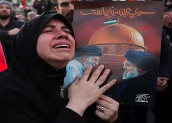 അമേരിക്കയും ഇസ്രയേലും മരണക്കെണിയൊരുക്കിയതറിയാതെ ഖമനേയി!! ഒരു സൈഡിൽ ഖമനേയിയെ ഒളിവിൽ വിടാതെ ആണവ ചർച്ചകൾ നടക്കുമ്പോൾ മറുസൈഡിൽ രഹസ്യമായി തീർക്കാനുള്ള കുരുതിക്കളം തയാറാക്കി ട്രംപ്!! എല്ലാവരേയും ഒരുമിച്ച് അവസാനിപ്പിക്കാൻ ഖമനേയി കൂടിക്കാഴ്ച നടത്തുന്ന സമയം തെരഞ്ഞെടുത്തു, ഓഫീസ് കെട്ടിടവും പരിസരവും ഒന്നടങ്കം ബോംബിട്ട് തകർത്ത ഇരട്ട സൈനിക നീക്കം