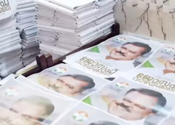 2000-ഓളം പോസ്റ്ററുകളും 500 ഫ്ലെക്സ് ബോർഡുകളും അടിച്ചത് വെറുതെയായി, ചില നേതാക്കളുടെ താൽപ്പര്യപ്രകാരമാണ് തന്നെ ഒഴിവാക്കിയത്,  പാർട്ടി തനിക്ക് അമ്മയെ പോലെയാണ്. അത് കൊണ്ട്  മാത്രം കോണ്‍ഗ്രസ് വിടുന്നില്ല-  ജോസഫ് വാഴയ്ക്കൻ