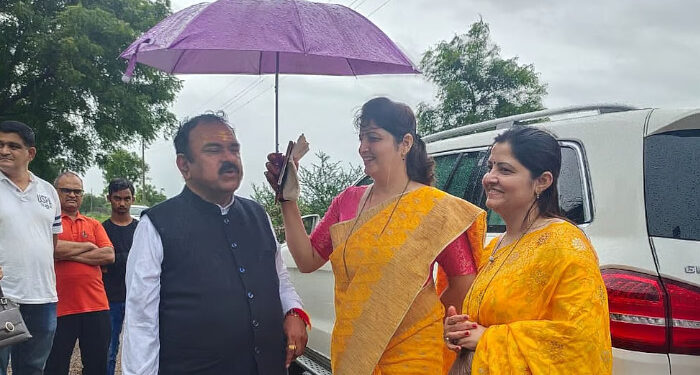 ആള്‍ദൈവം ലൈംഗികചൂഷണത്തിനിരയാക്കിയത് 150ലേറെ സ്ത്രീകളെ, മയക്കുമരുന്ന് നല്‍കി ബോധം കെടുത്തിയും ഹിപ്‌നോട്ടിസം ചെയ്തും ക്രൂര പീഡനം, സ്ത്രീകളെ ബന്ധപ്പെടാന്‍ ഉപയോഗിച്ചത് വ്യത്യസ്ത ഫോണുകള്‍, ലാപ്ടോപ്പില്‍  കണ്ടെത്തിയത് നടുക്കുന്ന ദൃശ്യങ്ങള്‍