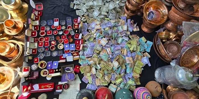 ‘ഈ ദയ ഒരിക്കലും മറക്കില്ല. നന്ദി, ഇന്ത്യ’…കശ്മീരിലെ ഒരു വിധവ നൽകിയത് തന്റെ ഭർത്താവിന്റെ ഓർമ്മയ്ക്കായി 28 വർഷമായി സൂക്ഷിച്ച സ്വർണം, ചിലർ പണം, ചിലർ ഓട്ടുപാത്രങ്ങൾ, കന്നുകാലികൾ… ബഡ്ഗാം എം‌എൽ‌എ മുന്ദാസിർ മെഹ്ദി നൽകിയത് ഒരു മാസത്തെ ശമ്പളം!! ഈദുൽ ഫിത്തർ ആഘോഷങ്ങൾക്കിടെ ഇറാന്റെ പുനർനിർമാണത്തിനായി പണവും ആഭരണങ്ങളും സംഭാവന ചെയ്ത് കശ്മീർ ജനത