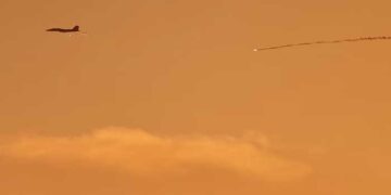 അത് കുവൈറ്റിനു പറ്റിയ അബദ്ധം, അമേരിക്കയുടെ മൂന്ന് എഫ് 15ഇ യുദ്ധവിമാനങ്ങൾ വെടിവച്ചിട്ടതായി യുഎസ് സൈന്യം, വിമാനങ്ങളിലുണ്ടായിരുന്ന ആറ് ജീവനക്കാരും സുരക്ഷിതർ, ഇറാനെതിരായ സൈനിക ഓപ്പറേഷനിൽ കുവൈറ്റ് പ്രതിരോധ സേന നൽകുന്ന പിന്തുണയ്ക്കു നന്ദി- യുഎസ് സൈന്യം, ലെബനനിൽ ഇസ്രയേൽ വ്യോമാക്രമണത്തിൽ 31 പേർ കൊല്ലപ്പെട്ടു, 149 പേർക്ക് പരുക്ക്