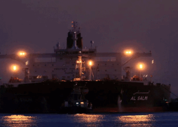 ഇറാൻ ഡ്രോൺ ആക്രമണം; ദുബായിൽ  കെട്ടിടത്തിന് തീ പിടിച്ചു; നാലുപേർക്ക് പരിക്ക്; ഷാർജയിൽ ടെലികോം ഓഫീസിനു നേരെയും കുവൈറ്റിൽ വൻ എണ്ണകപ്പലിനും നേരെയും ആക്രമണം