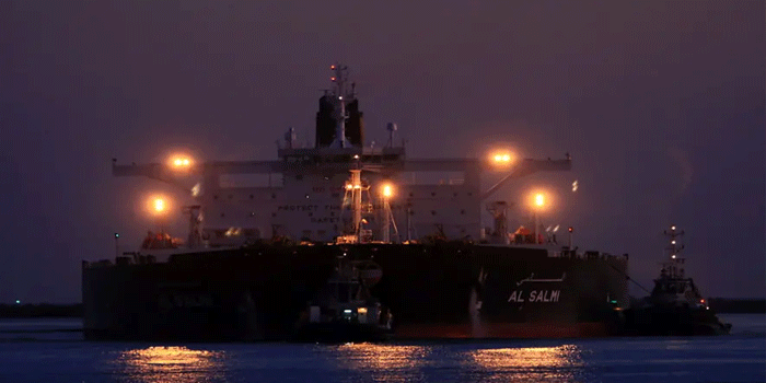 ഇറാൻ ഡ്രോൺ ആക്രമണം; ദുബായിൽ കെട്ടിടത്തിന് തീ പിടിച്ചു; നാലുപേർക്ക് പരിക്ക്; ഷാർജയിൽ ടെലികോം ഓഫീസിനു നേരെയും കുവൈറ്റിൽ വൻ എണ്ണകപ്പലിനും നേരെയും ആക്രമണം