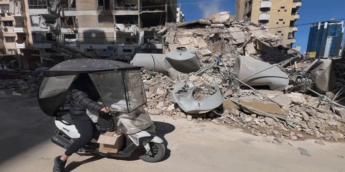 ഐആർജിസി കമാൻഡർമാരെ ലക്ഷ്യമിട്ട് ഇസ്രയേൽ ആക്രമണം; ലെബനനിൽ നിന്നും ഇറാൻ നയതന്ത്രജ്ഞരും എംബസി ഉദ്യോഗസ്ഥരെയും ഒഴിപ്പിച്ചു; കൊണ്ടുപോയത് റഷ്യൻ വിമാനത്തിൽ