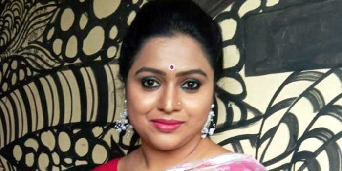 സ്ഥാനാർഥിക്ക് ആരോ​ഗ്യപ്രശ്നങ്ങൾ, റോഡ് ഷോ ഉണ്ടായിരിക്കുന്നതല്ല!! സാബു ജേക്കബിന് കിട്ടിയത് എട്ടിന്റെ പണി, റോഡ് ഷോയ്ക്ക് ഫ്ലക്സ്, കമാനങ്ങൾ, തിരഞ്ഞെടുപ്പ് കമ്മിറ്റി ഓഫീസ് വരെ സജ്ജമാക്കി, ഉദ്ഘാടനം ചെയ്യാനായി കേന്ദ്രസഹമന്ത്രിയും, പിന്നെയാണ് അറിയുന്നത് സ്ഥാനാർഥി ലക്ഷ്മിപ്രിയയ്ക്ക് പെരുമ്പാവൂരിൽ വോ‌ട്ടില്ല, റോഡ് ഷോ ഭൂപതി രാജു ശ്രീനിവാസ വർമയുടെ പദയാത്രയായി മാറി…