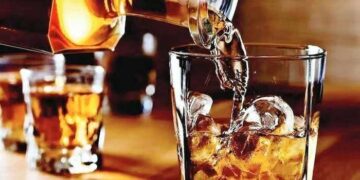 ആഹാ ഇനി വെള്ളമടിക്കാനും എണ്ണയടിക്കാനും ഒരിടത്ത് പോയാൽ മതി!! പെട്രോൾ പമ്പുകളിലടക്കം മദ്യവിൽപ്പനയ്ക്ക് അനുമതി, ചണ്ഡീഗഢിൽ പുതിയ മദ്യനയത്തിന് അംഗീകാരം… ഹോട്ടലുകളിലും ബാറുകളിലും റസ്റ്ററന്റുകളിലും ‘ആൽക്കോമീറ്ററുകൾ’ സ്ഥാപിക്കാനും നിർദേശം