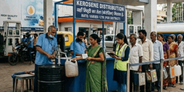 പാചകവാത ക്ഷാമം: റേഷൻ കടകളെ കൂടാതെ തിരഞ്ഞെടുക്കപ്പെട്ട പെട്രോൾ പമ്പുകൾ വഴിയും മണ്ണെണ്ണ വിതരണം വ്യാപകമാക്കാൻ ഉത്തരവിറക്കി കേന്ദ്ര സർക്കാർ