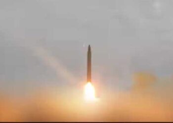 2,000 കി.മീ. വരെ ദൂരപരിധി, 700 കി.ഗ്രാം വരെ ഭാരമുള്ള വാർഹെഡ് വഹിക്കാൻ കഴിവ്, എത്ര ഉയരത്തിലും ദിശമാറ്റം നടത്താൻ വിദ​ഗ്ദ്ധൻ!! ഇസ്രായേലിൻ്റെ അയൺ ഡോമിനെ പോലും പറ്റിക്കാൻ കഴിവുള്ള “ഡാൻസിംഗ് മിസൈൽ” മിസൈൽ ആദ്യമായി യുഎസ് സൈനിക താവളങ്ങൾക്കു നേരെ പ്രയോ​ഗിച്ച് ഇറാൻ!! എന്താണ് ഷഹാബ് മിസൈലിന്റെ കുടുംബത്തിലെ തലമൂത്ത കാരണവരായ ഈ ‘സെജ്ജിൽ’?