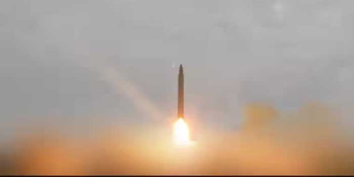 2,000 കി.മീ. വരെ ദൂരപരിധി, 700 കി.ഗ്രാം വരെ ഭാരമുള്ള വാർഹെഡ് വഹിക്കാൻ കഴിവ്, എത്ര ഉയരത്തിലും ദിശമാറ്റം നടത്താൻ വിദഗ്ദ്ധൻ!! ഇസ്രായേലിൻ്റെ അയൺ ഡോമിനെ പോലും പറ്റിക്കാൻ കഴിവുള്ള “ഡാൻസിംഗ് മിസൈൽ” മിസൈൽ ആദ്യമായി യുഎസ് സൈനിക താവളങ്ങൾക്കു നേരെ പ്രയോഗിച്ച് ഇറാൻ!! എന്താണ് ഷഹാബ് മിസൈലിന്റെ കുടുംബത്തിലെ തലമൂത്ത കാരണവരായ ഈ ‘സെജ്ജിൽ’?