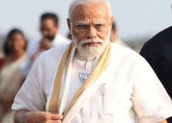 നരേന്ദ്രമോദി കൊച്ചിയിലെത്തി; പ്രതിഷേധ സാധ്യത മുൻനിർത്തി  5 കോൺ​ഗ്രസ് നേതാക്കൾ കരുതൽ കസ്റ്റഡിയിൽ