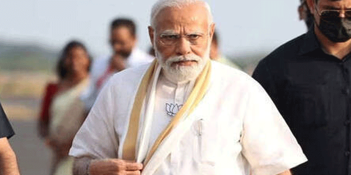 നരേന്ദ്രമോദി കൊച്ചിയിലെത്തി; പ്രതിഷേധ സാധ്യത മുൻനിർത്തി  5 കോൺ​ഗ്രസ് നേതാക്കൾ കരുതൽ കസ്റ്റഡിയിൽ