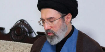 ‘ മുജ്തബയ്ക്ക് മരണം’… പിതാവിനേക്കാൾ ക്രൂരന്‍, മുജ്തബ ഖമനയിക്കെതിരെ ഇറാനില്‍ ജനരോഷം ആര്‍ത്തിരമ്പുന്നു, പ്രതിഷേധ മുദ്രാവാക്യവുമായി സ്ത്രീകള്‍