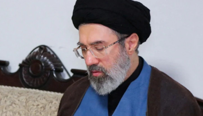 ‘ മുജ്തബയ്ക്ക് മരണം’… പിതാവിനേക്കാൾ ക്രൂരന്, മുജ്തബ ഖമനയിക്കെതിരെ ഇറാനില് ജനരോഷം ആര്ത്തിരമ്പുന്നു, പ്രതിഷേധ മുദ്രാവാക്യവുമായി സ്ത്രീകള്