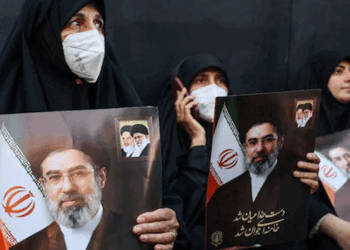 ഇറാന്റെ പരമോന്നതനേതാവായി തിരഞ്ഞെടുക്കപ്പെട്ട മുജതബ ഖമനേയിയ്ക്ക് പരിക്ക്; ആക്രമണം സ്ഥാനമേൽക്കാനിരിക്കെ