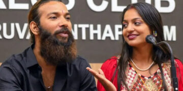 മകളെ മതം മാറ്റാന് തട്ടിയെടുത്തു, അവളെ കുടുക്കിയതാണ്, മൊണാലിസയെ കേരളത്തില് നിന്ന് തിരിച്ചെത്തിക്കാന് മധ്യപ്രദേശ് സര്ക്കാരിനെ സമീപിച്ച് പിതാവ്