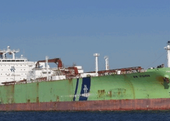 അങ്ങനെ ‘നന്ദാദേവി’യുമെത്തി;  46,000 മെട്രിക് ടൺ എൽപിജിയുമായി ഹോർമൂസ് കടന്ന കപ്പൽ ഗുജറാത്ത് തീരത്ത്