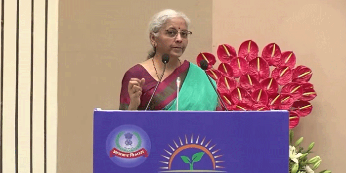 ഏപ്രിൽ ഒന്ന് മുതൽ പുതിയ ആദായ നികുതി ചട്ടം ; ഇനിയങ്ങോട്ട് എന്തിനും ഏതിനും പാൻകാർഡ് ചോദിക്കില്ല; വസ്തു വില്പന, വാഹനം മേടിക്കൽ എന്നിവയ്ക്കടക്കം നിരവധി ഇളവുകൾ