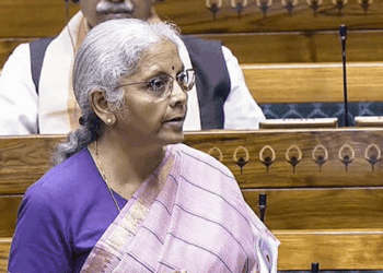 ലോക്കറുകളിൽ വച്ച വസ്തുക്കൾ നഷ്ടമായാൽ വാർഷികവാടകയുടെ നൂറിരട്ടിവരുന്ന തുക ഇൻഷുറൻസ് പരിരക്ഷ: കേന്ദ്ര ധനമന്ത്രി നിർമലാ സീതാരാമൻ